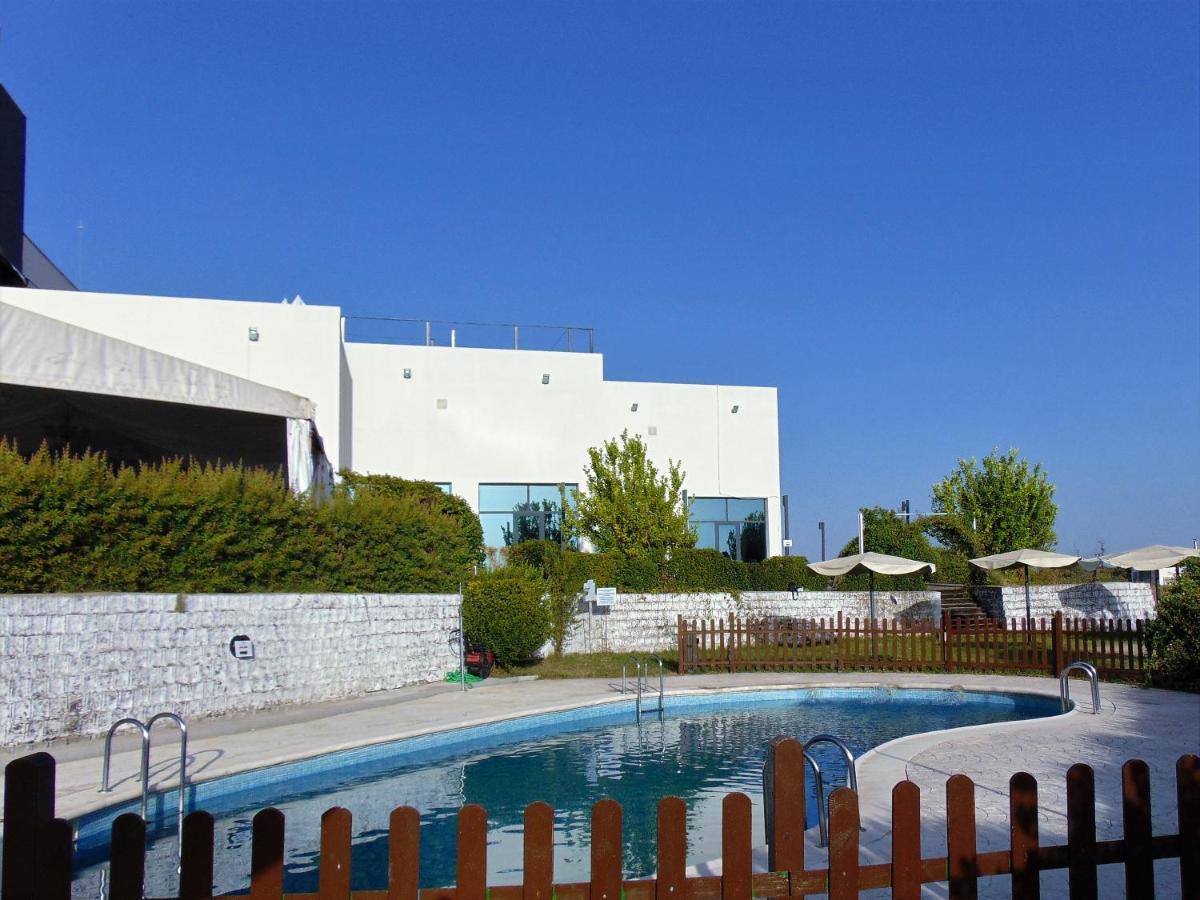 Hospedium Hotel Valles De Gredos Golf Talayuela Exterior photo