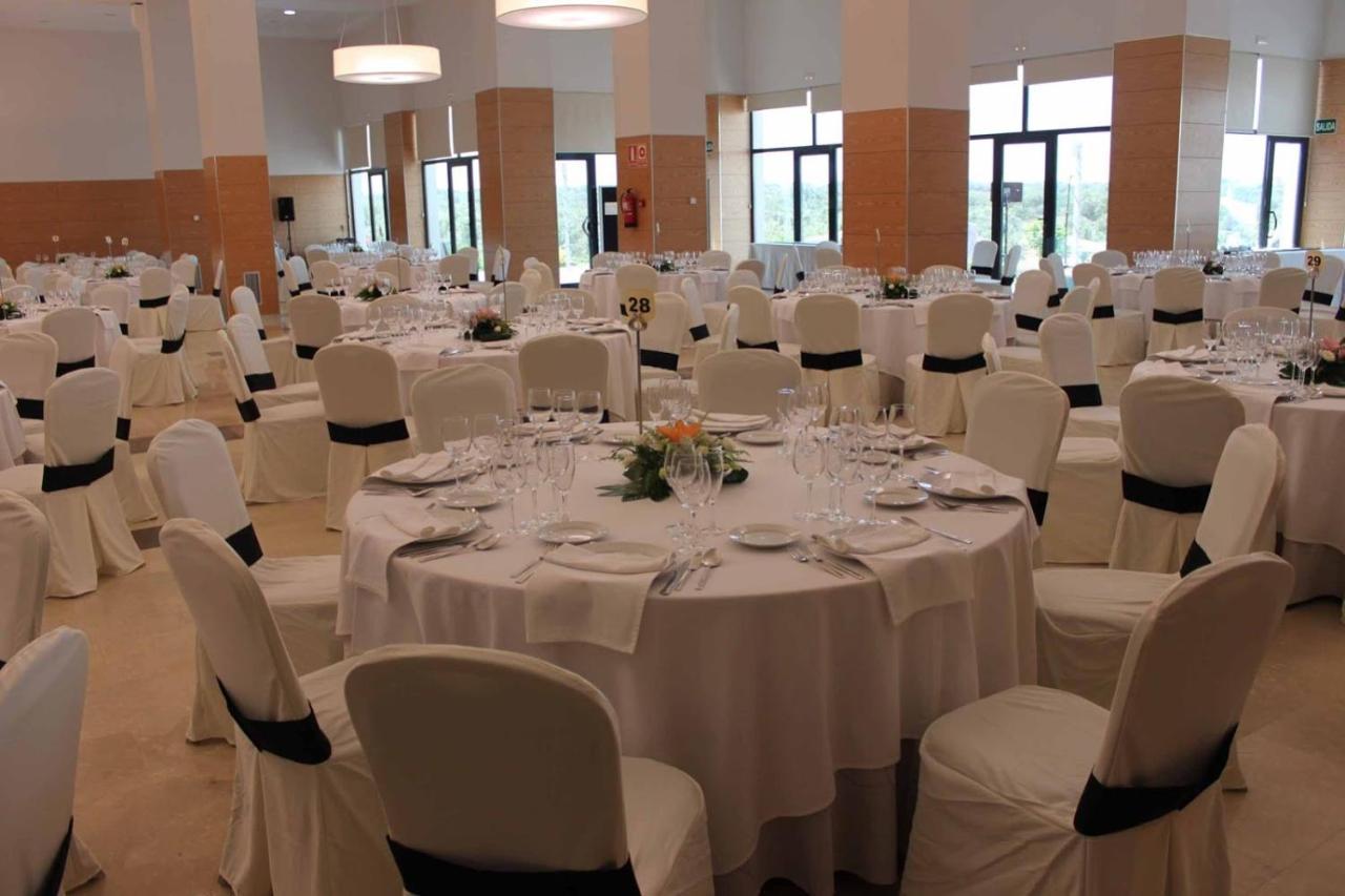Hospedium Hotel Valles De Gredos Golf Talayuela Exterior photo