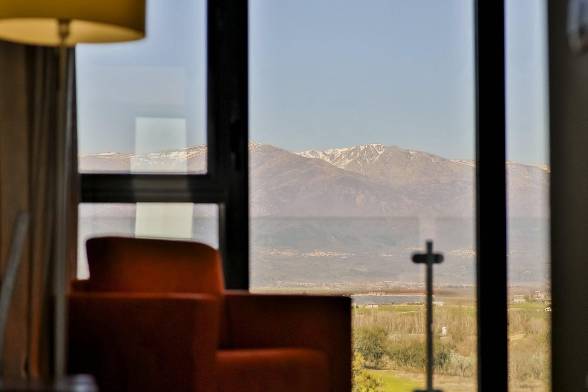 Hospedium Hotel Valles De Gredos Golf Talayuela Exterior photo